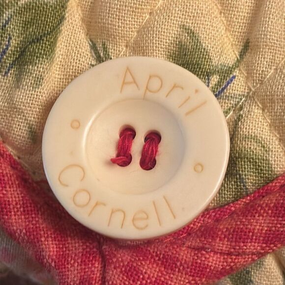 April Cornell Quilted Floral Hanging Toiletry Bag - Picture 2 of 9